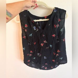 Old Navy Women’s Black Floral Tank. Large. Sheer. Lightweight. Summer
